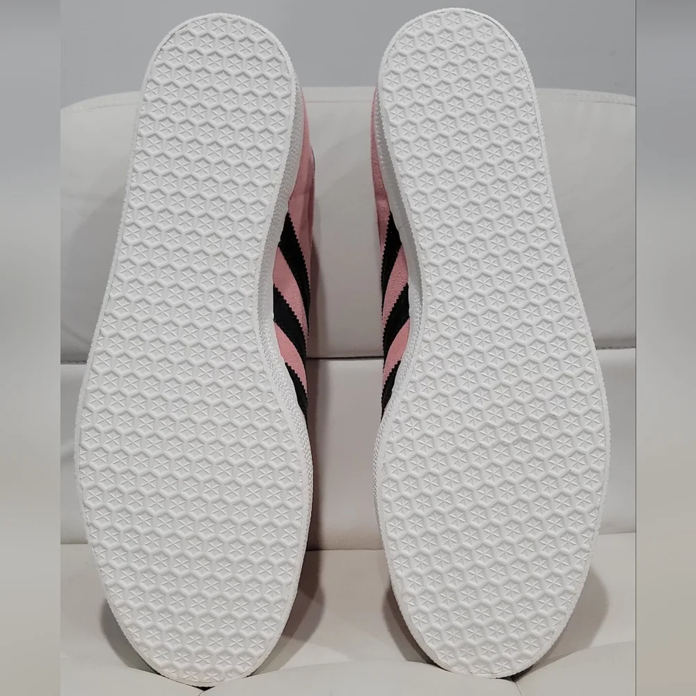 Adidas Gazelle shoe Glow Pink/Aurora Black/Core White Mens Size 11 - Picture 7 of 9